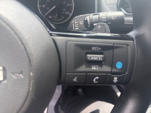 Certified 2022 Nissan Rogue SV FWD image 23