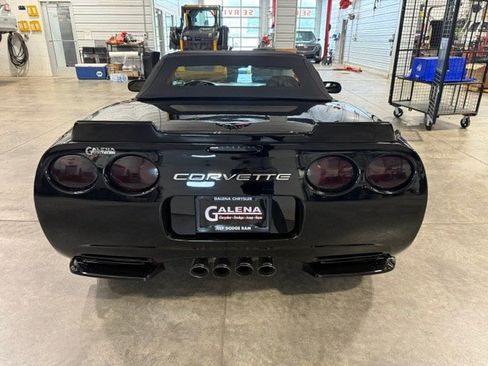 Used 2002 Chevrolet Corvette Convertible w/ Preferred Equipment Group2 RWD image 12