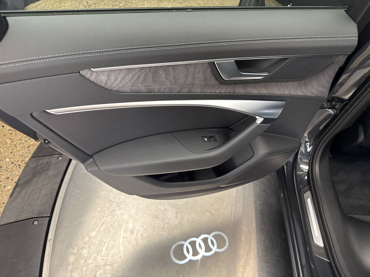 Used 2024 Audi A6 2.0T Premium w/ Convenience Package AWD/4WD image 27