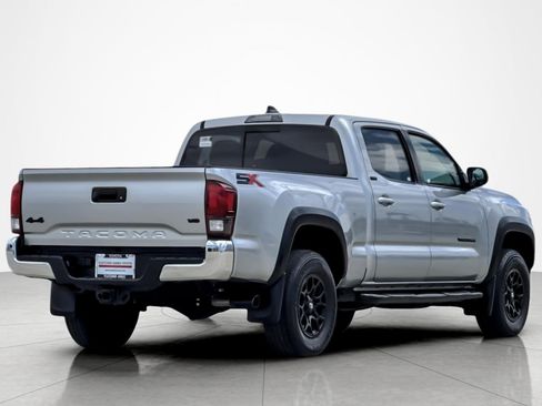Used 2023 Toyota Tacoma SR5 AWD/4WD image 5