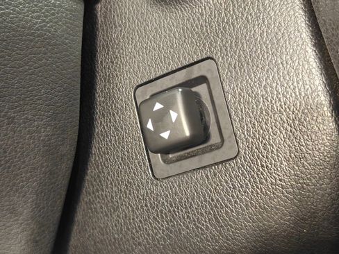 Used 2018 Genesis G80 3.8 w/ Option Group 03 image 14