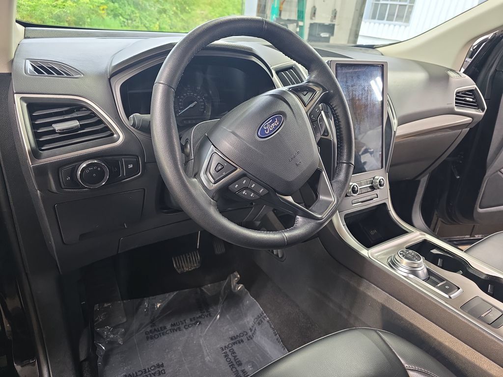 Used 2024 Ford Edge SEL AWD/4WD image 15