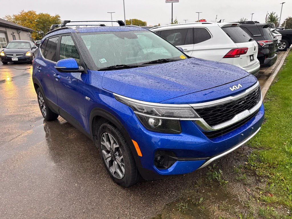 Used 2023 Kia Seltos EX AWD/4WD image 2