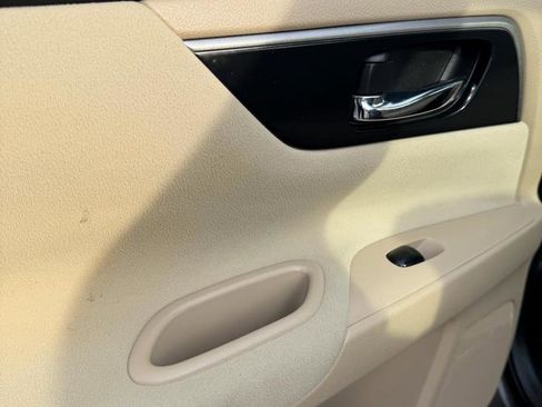 Used 2015 Nissan Altima 2.5 SV w/ Convenience Package image 21