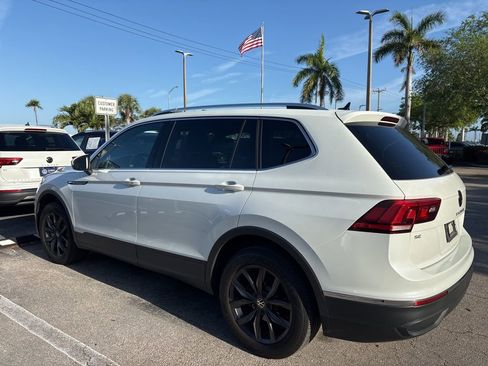 Certified 2023 Volkswagen Tiguan SE w/ Panoramic Sunroof Package image 4