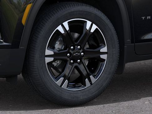 New 2027 Chevrolet Traverse LT w/ Sun and Wheel Package FWD image 9