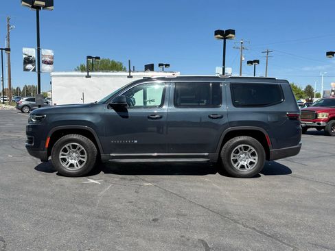 Used 2022 Jeep Wagoneer Series I w/ Convenience Group I AWD/4WD image 3