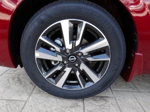 Used 2025 Nissan Versa SV w/ Trunk Package image 9