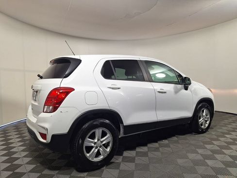 Used 2021 Chevrolet Trax LS w/ Tint and Cruise Package FWD image 5