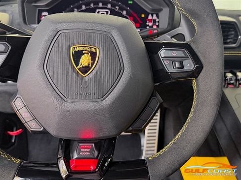 Used 2022 Lamborghini Huracan STO RWD image 29