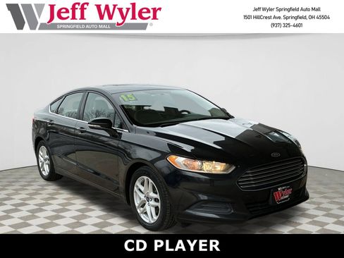 Used 2015 Ford Fusion SE image 1