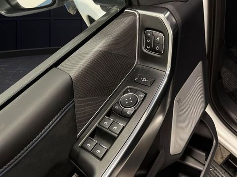 Used 2025 Ford F350 Platinum image 33