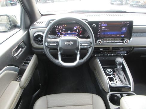 Used 2025 Chevrolet Colorado ZR2 w/ Technology Package image 18