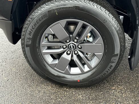 New 2026 Nissan Frontier SV image 9