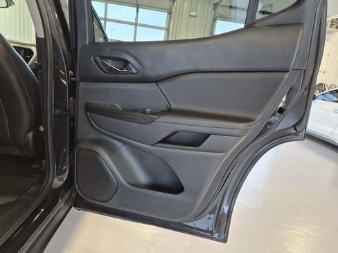 Used 2018 GMC Acadia SLT AWD/4WD image 17