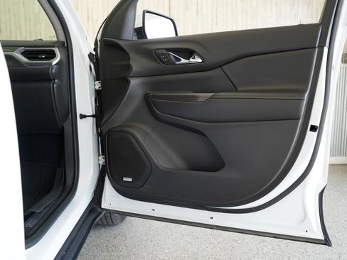 Used 2018 GMC Acadia SLT image 32