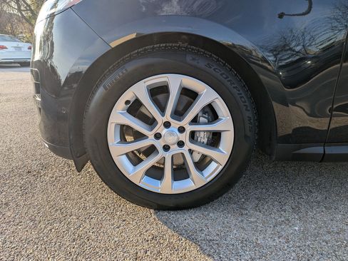 Used 2025 Land Rover Range Rover Sport SE image 29