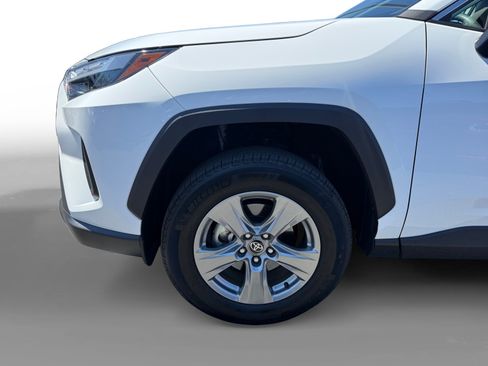 Used 2025 Toyota RAV4 XLE FWD image 9