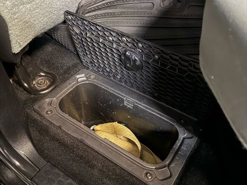 Used 2016 RAM 2500 Tradesman w/ Chrome Appearance Group image 25