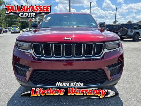 Used 2024 Jeep Grand Cherokee Laredo X w/ Trailer Tow Package AWD/4WD image 10