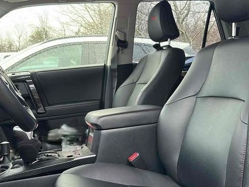 Used 2023 Toyota 4Runner TRD Off-Road Premium w/ Off Road Premium Plus Package image 5