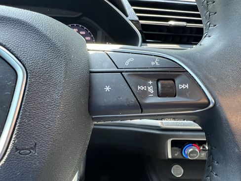 Used 2019 Audi Q3 2.0T Premium w/ Convenience Package AWD/4WD image 20