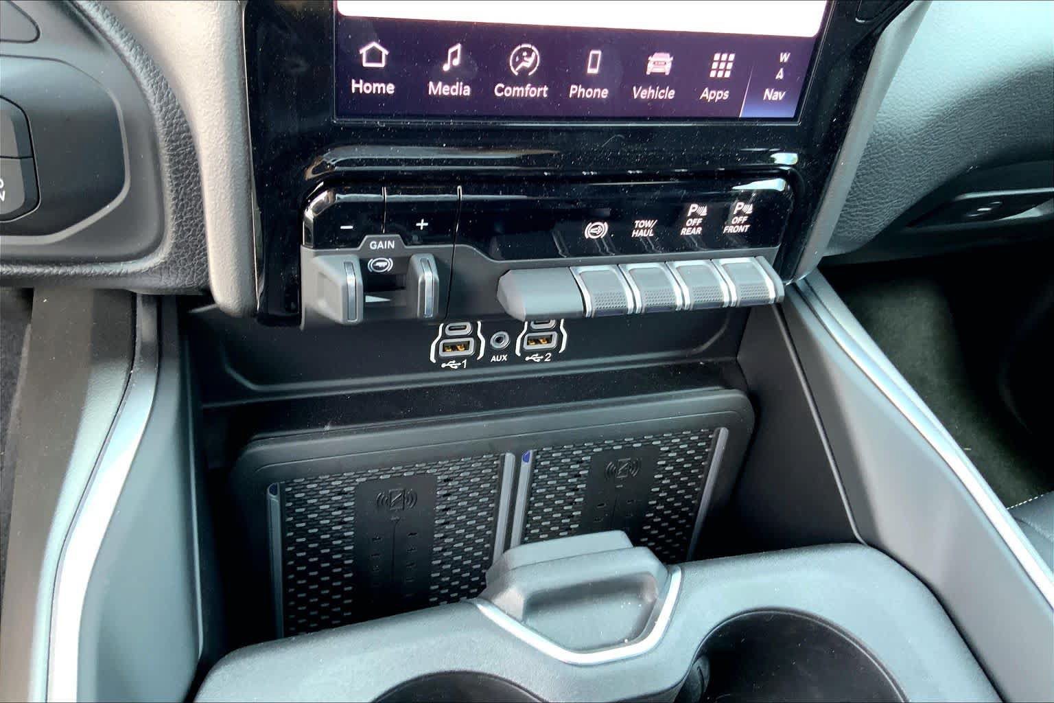 New 2026 RAM 2500 Big Horn AWD/4WD image 16