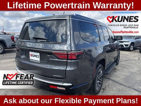 Used 2023 Jeep Wagoneer Series II w/ Flexible Seating Group AWD/4WD image 4