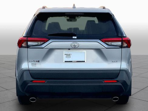 Used 2025 Toyota RAV4 XLE w/ Convenience Package FWD image 5