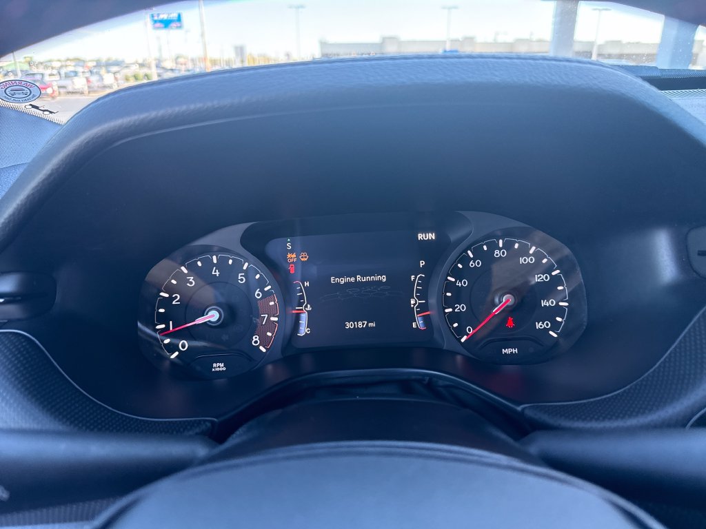Used 2025 Jeep Compass Trailhawk AWD/4WD image 17