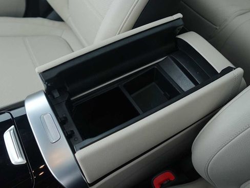 Used 2026 Mercedes-Benz GLC 300 4MATIC image 43