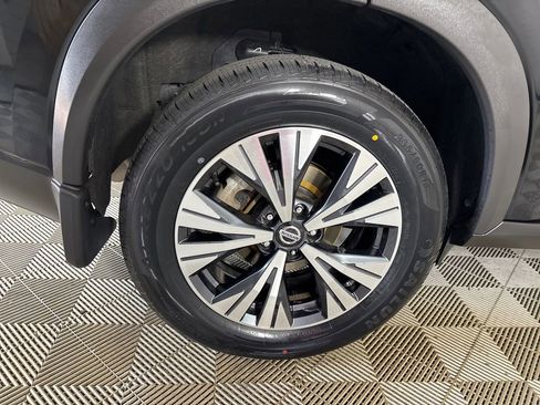 Used 2021 Nissan Rogue SV w/ Premium Package FWD image 32