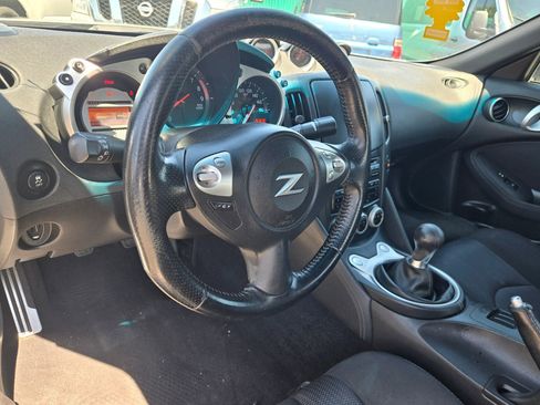 Used 2011 Nissan 370Z Coupe image 11