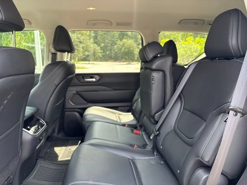 Used 2025 Nissan Armada SV RWD image 20