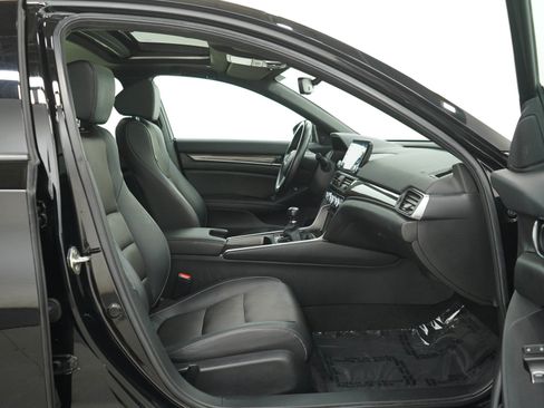 Used 2019 Honda Accord Sport image 11