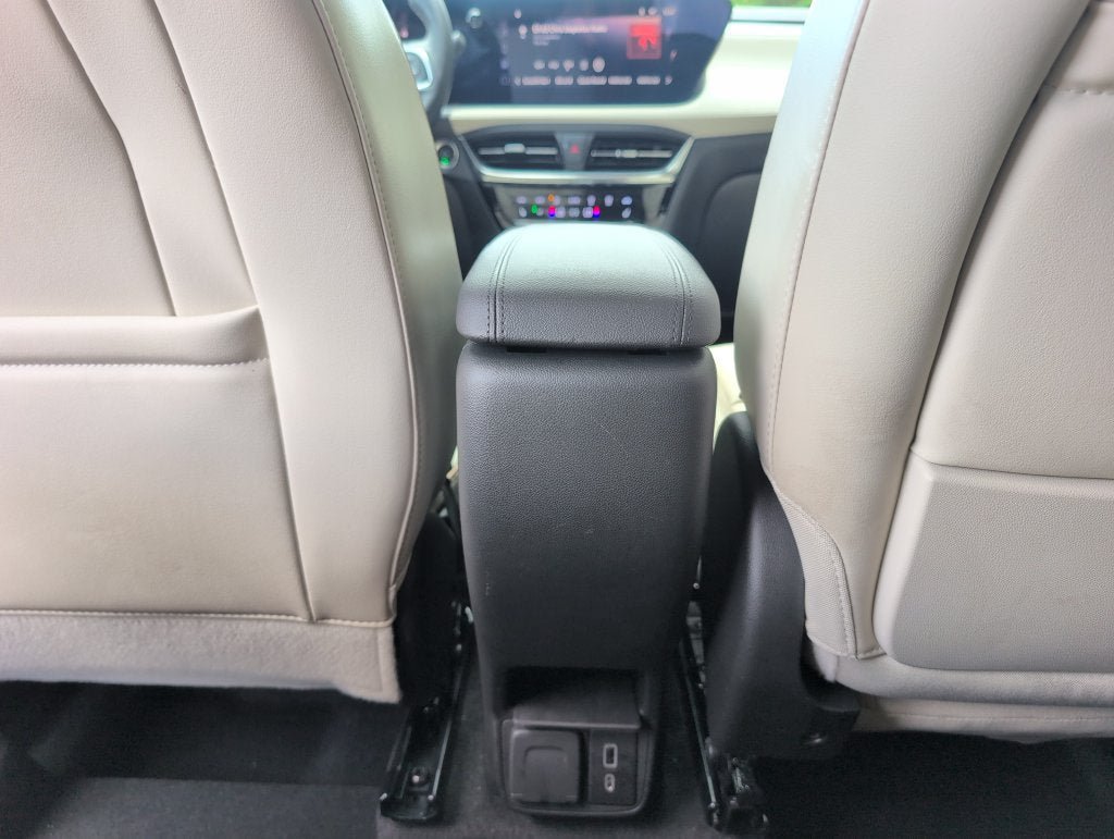 Used 2024 Buick Encore GX Avenir w/ Avenir Convenience Package FWD image 32