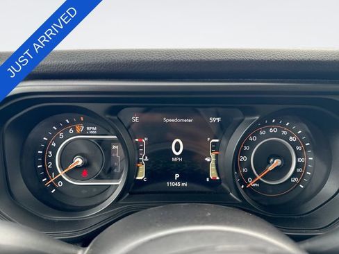 Used 2025 Jeep Gladiator Sport AWD/4WD image 15