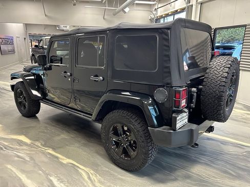 Used 2015 Jeep Wrangler Unlimited Sahara AWD/4WD image 30