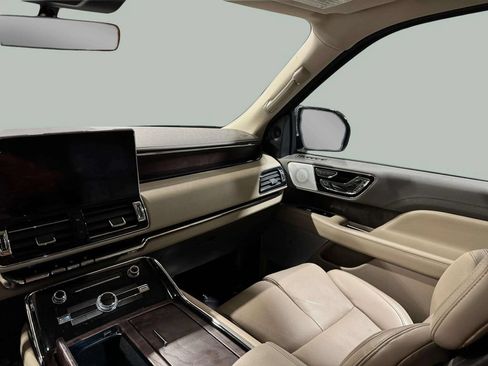 Certified 2022 Lincoln Navigator L Reserve AWD/4WD image 25
