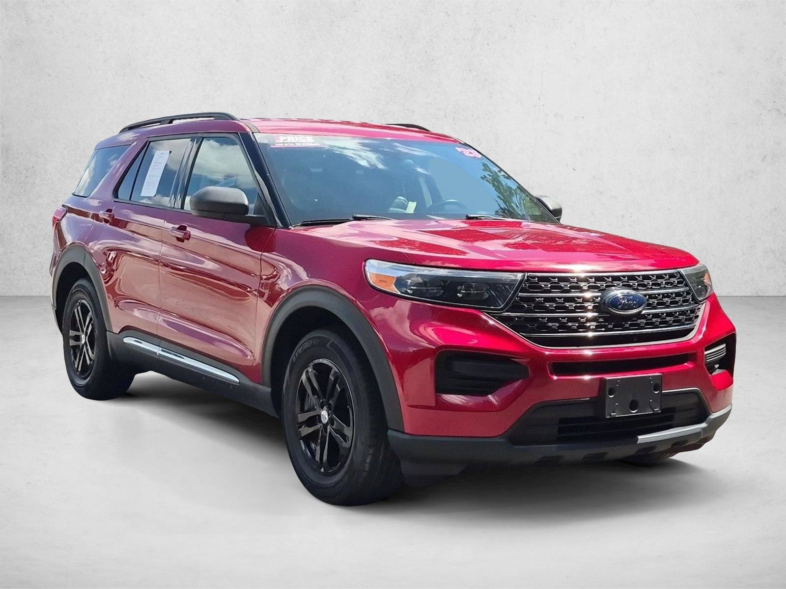 Used 2023 Ford Explorer XLT RWD image 4