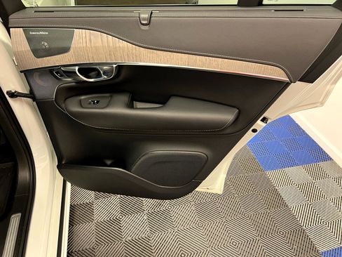 Used 2022 Volvo XC90 T6 Inscription w/ Advanced Package image 18