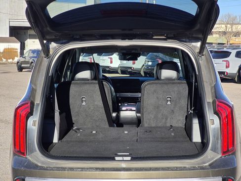 Certified 2025 Kia Telluride S image 16