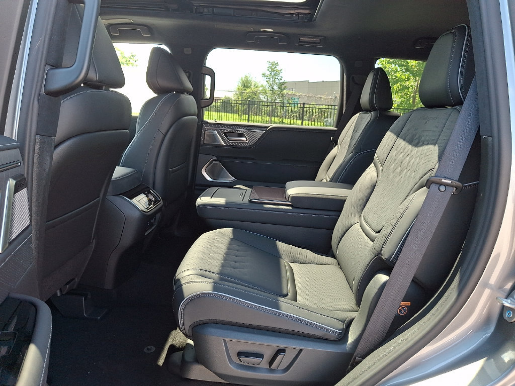New 2027 INFINITI QX80 Autograph w/ Premium Cargo Package AWD/4WD image 7