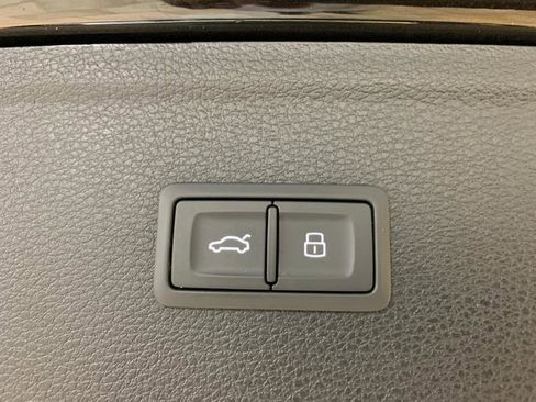 Used 2022 Audi SQ5 Premium Plus w/ Premium Plus Package image 44