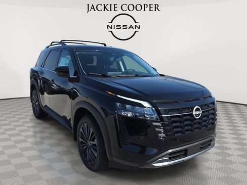 New 2026 Nissan Pathfinder SL w/ SL Premium Package image 3