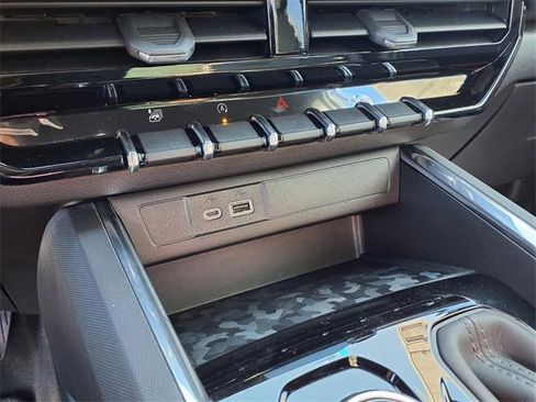 New 2026 GMC Canyon Elevation w/ Convenience Package image 17