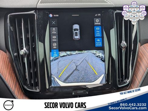 Used 2023 Volvo XC60 B5 Plus w/ Climate Package AWD/4WD image 25