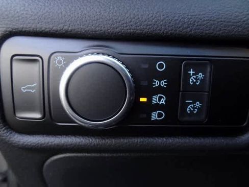 Certified 2022 Ford Explorer XLT w/ Class IV Trailer Tow Package image 18