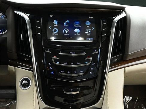 Used 2017 Cadillac Escalade ESV Premium Luxury image 28