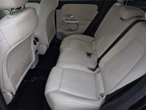 Certified 2022 Mercedes-Benz GLA 250 4MATIC image 25